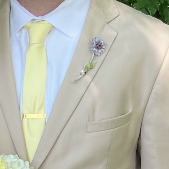 BRING BACK BROOCHES - Picture 3 of 3